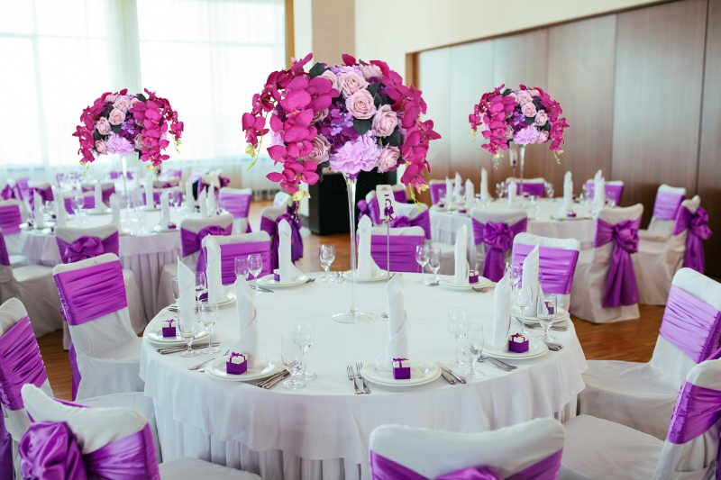 artificial flowers in round glass bowl1