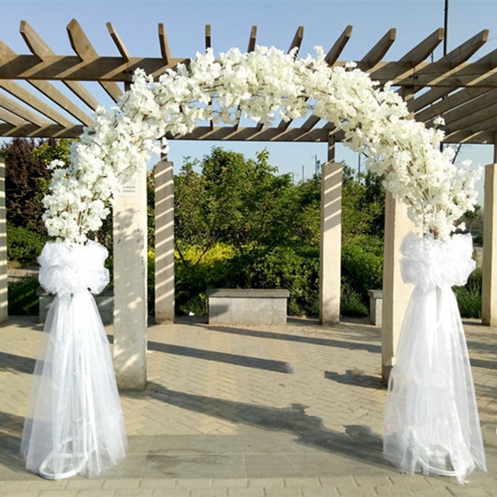 cinder blocks to reinforce wedding arch3