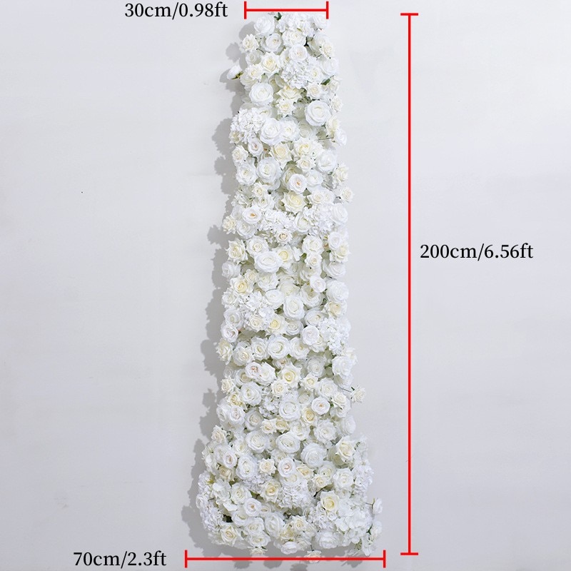 Materials used for table runners in French cuisine