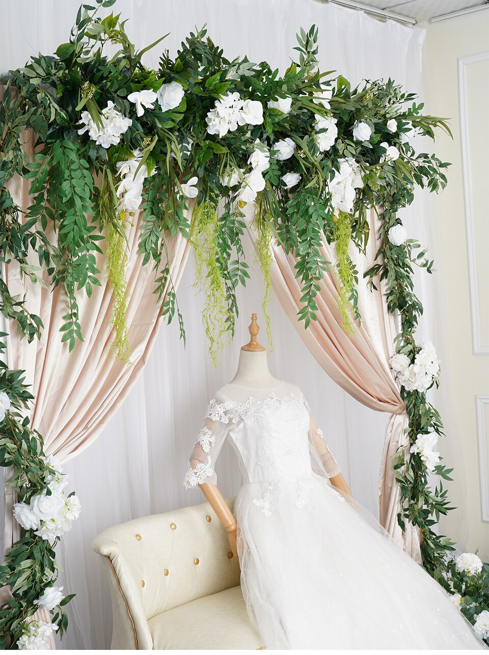 elegant wedding arbor decorations4