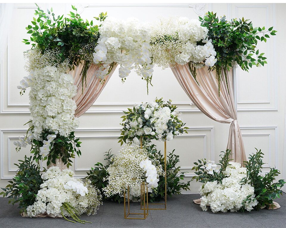 potted geranium flower arrangement