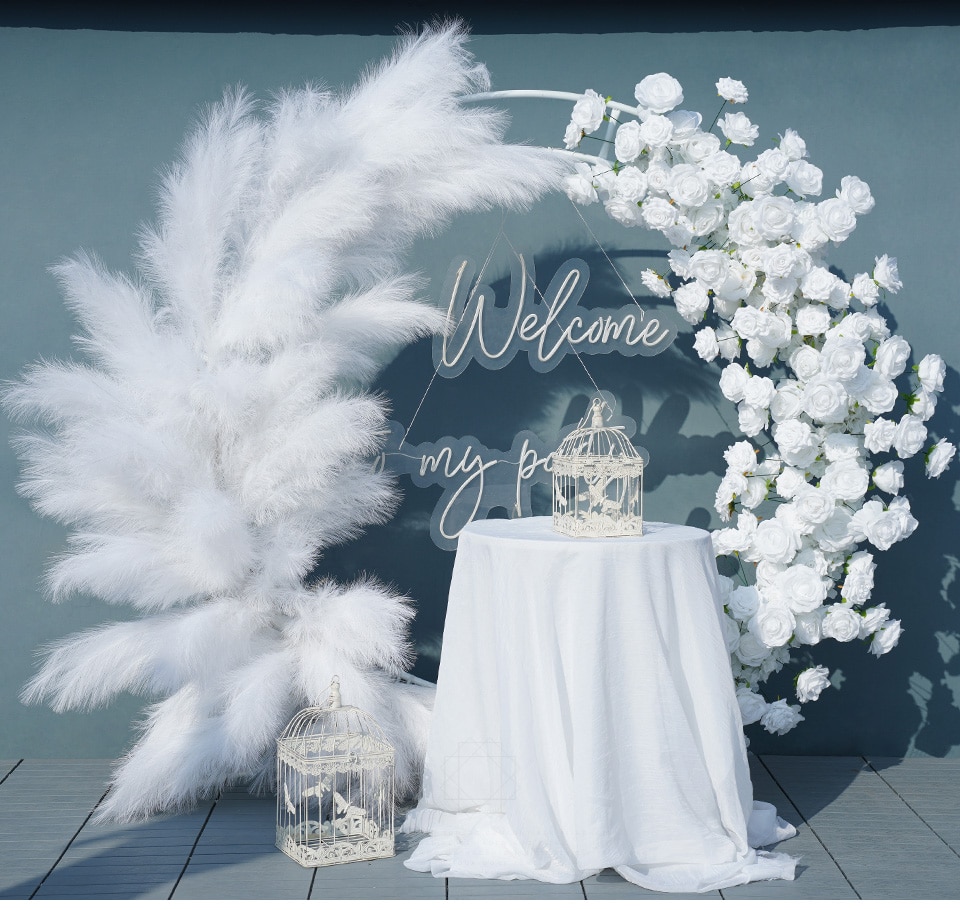 medium flower arrangement with ranunculus1