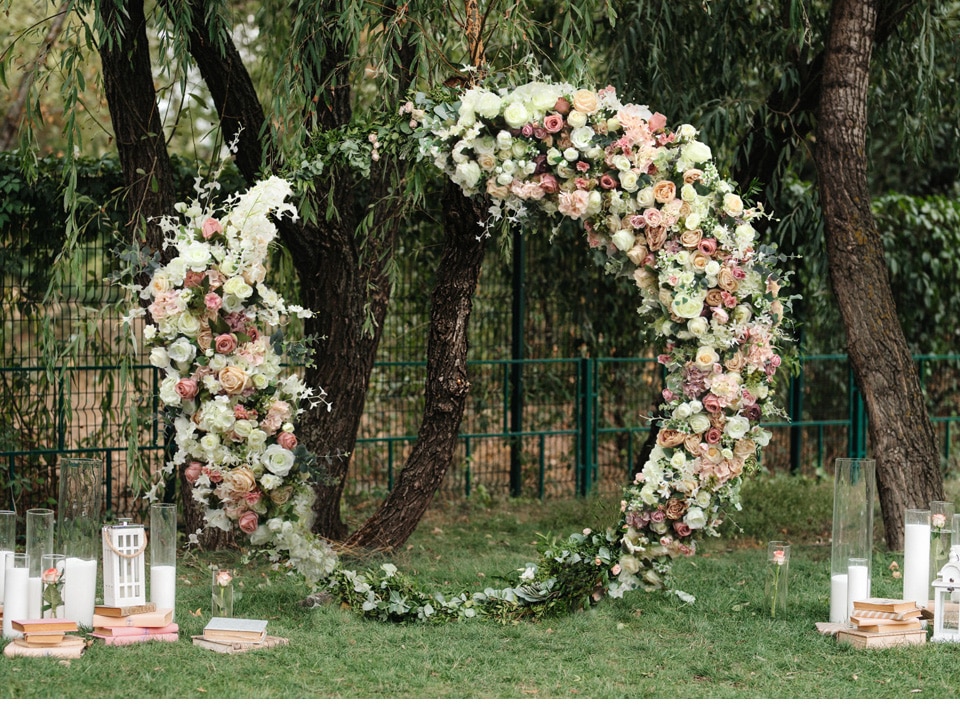 hexagon wedding arch floewrs9