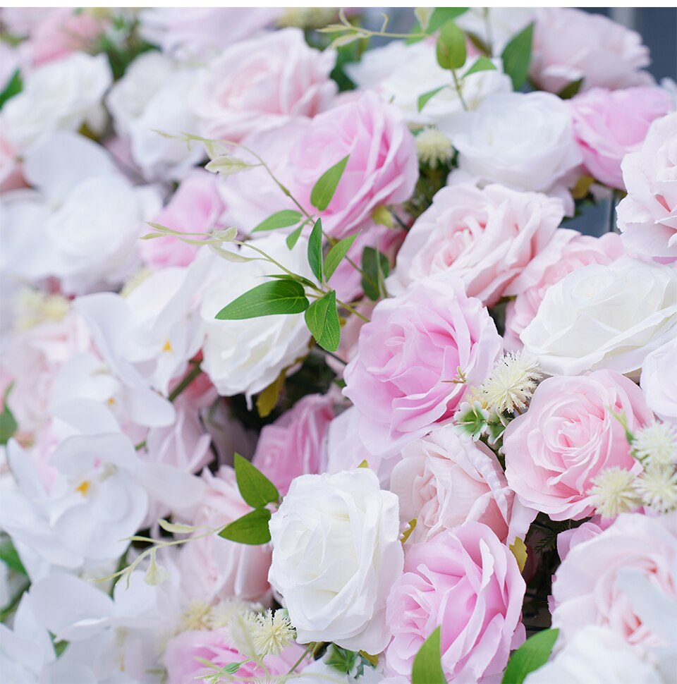 arranging a flower bouquet10