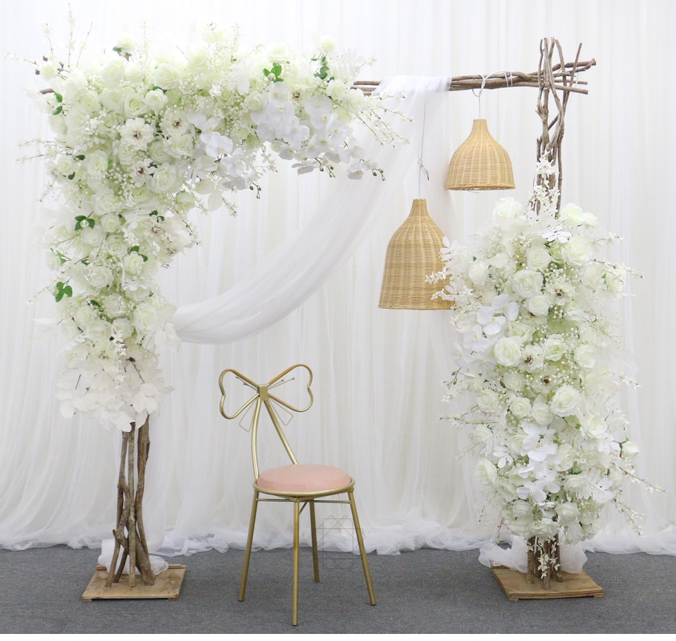 Floral Arrangements: Incorporating fresh flowers and greenery for a romantic touch.